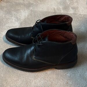 Johnston & Murphy Leather Chukka Boots